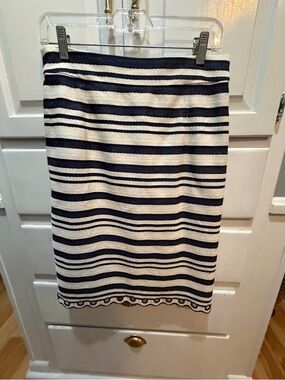 Women’s A Line Striped Skirt de Collection M Back Zipper A-Line scalloped hem